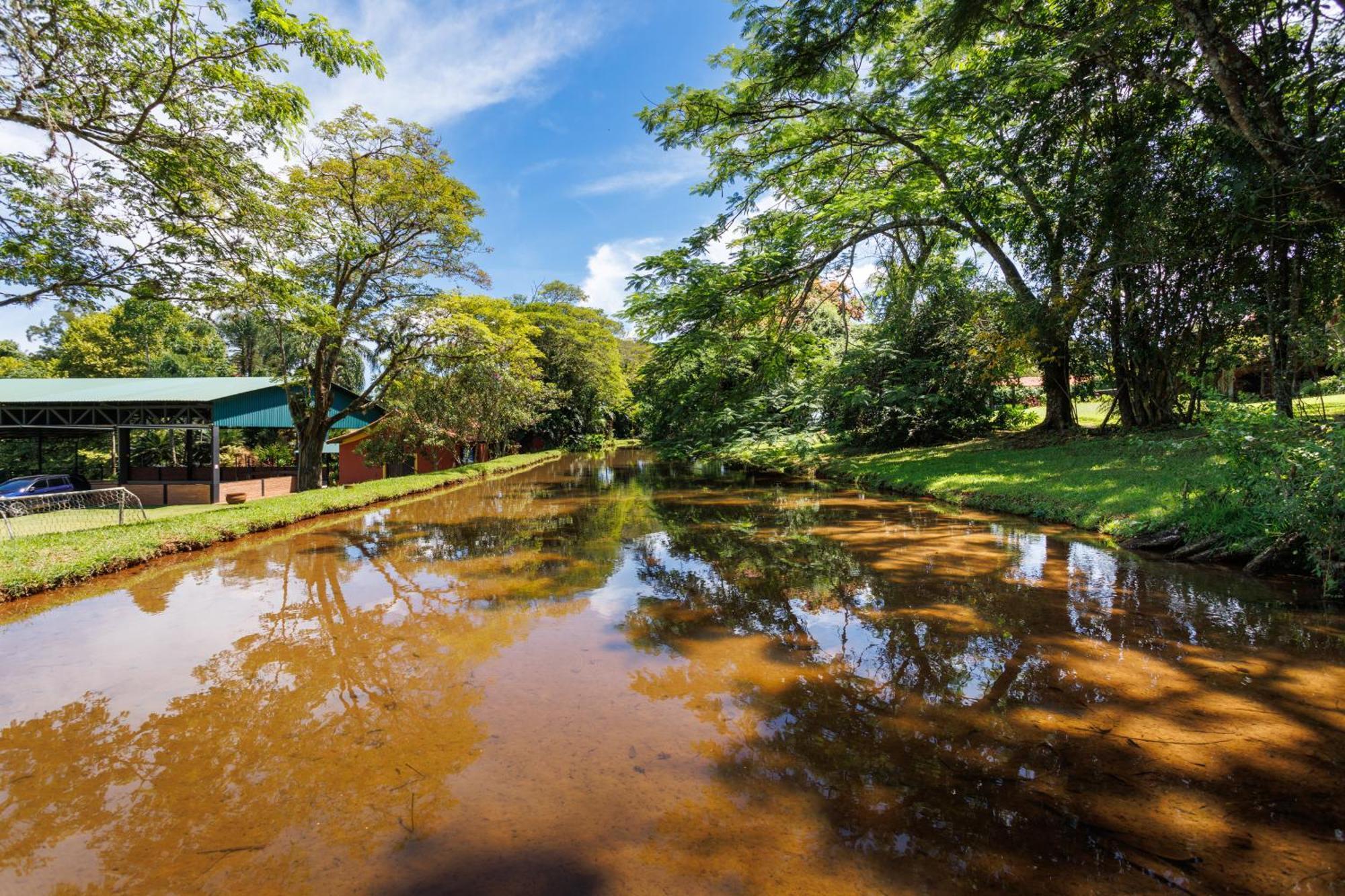 Shangri-La Hotel Fazenda Бротас Экстерьер фото